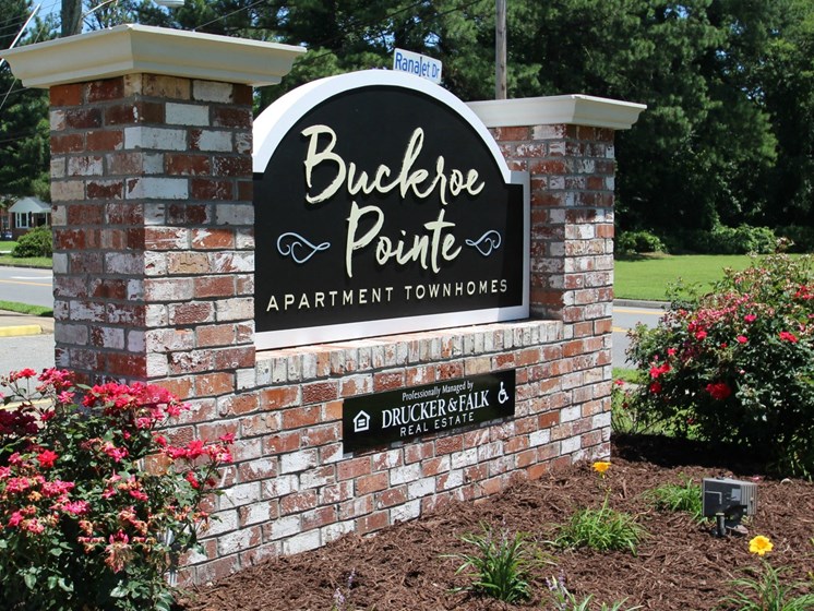 Buckroe Pointe Apartment Homes in Hampton VA Sign